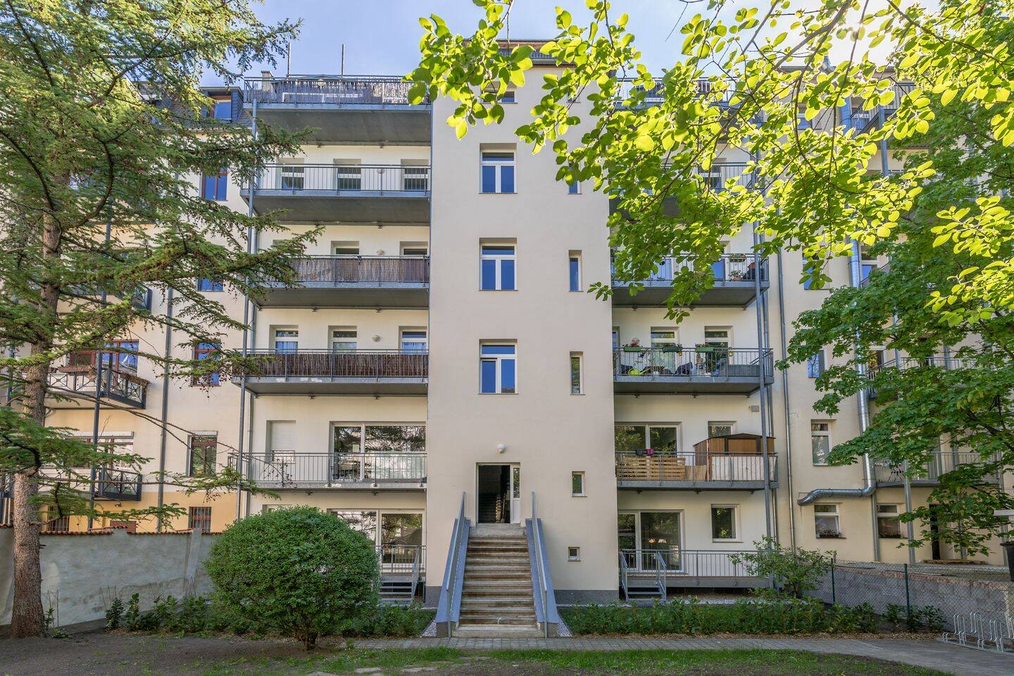 Perfekte Investition: Vermietete 2-Zimmer-Wohnung auf der Karl-Liebknecht-Straße – Leipzig – Vorschaubild 2