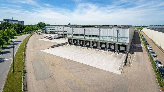 ** ca. 5.000 m² - 15.000 m² zu vermieten ** Direkt an der A3 **