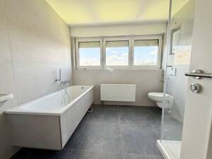 Bezugsfertige 2-Zimmer-Dachgeschoss-Wohnung - Modern, hell und hochwertig ausgestattet – 45219 Essen – Vorschaubild 3