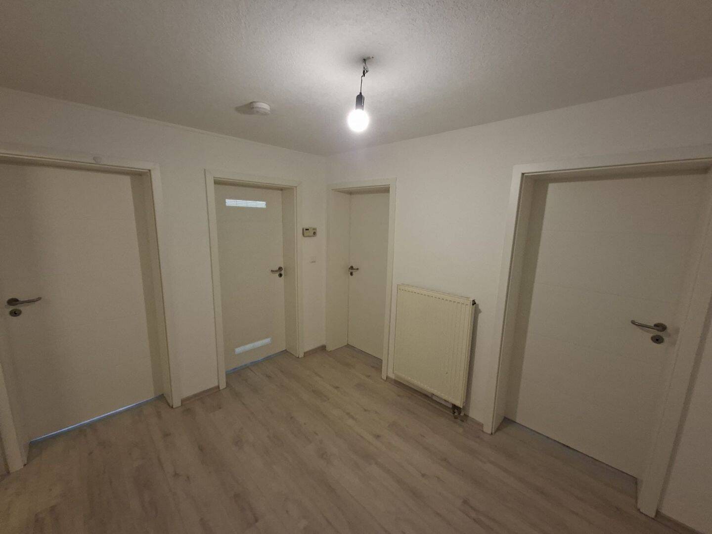 Stuttgart-West: Renovierte 3-Zimmer-Wohnung (74 m²) mit Balkon & Einbauküche – Stuttgart – Vorschaubild 4