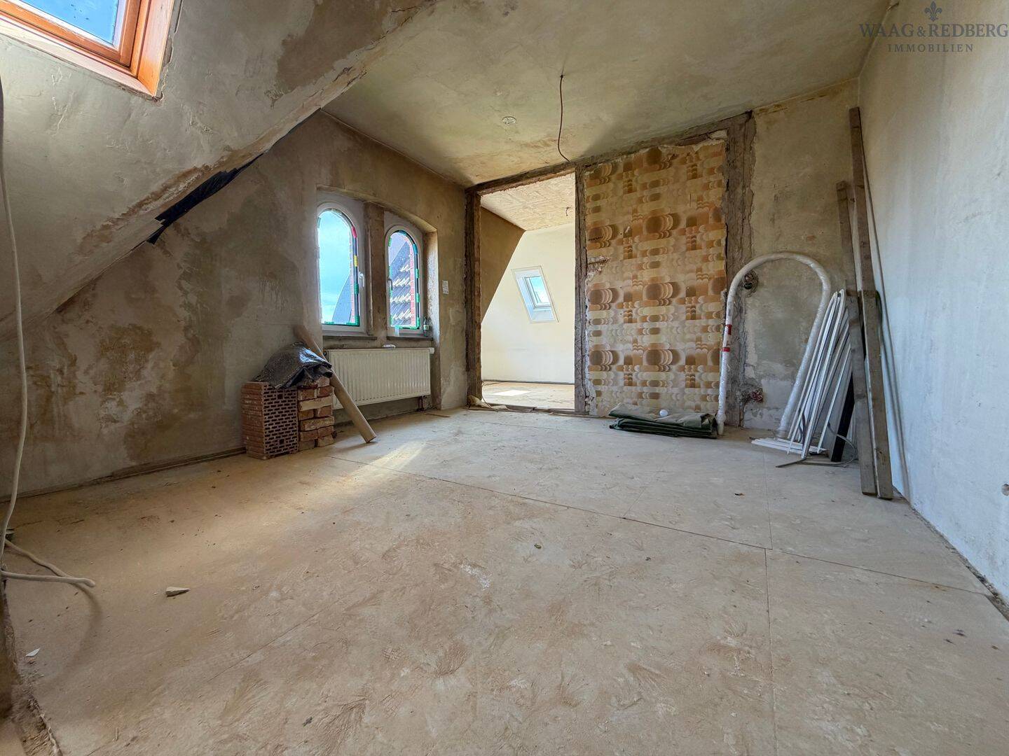 Sanierungsobjekt mit Potenzial - 2,5-Zimmer-Dachgeschosswohnung im Jugendstilhaus – Stuttgart – Vorschaubild 5