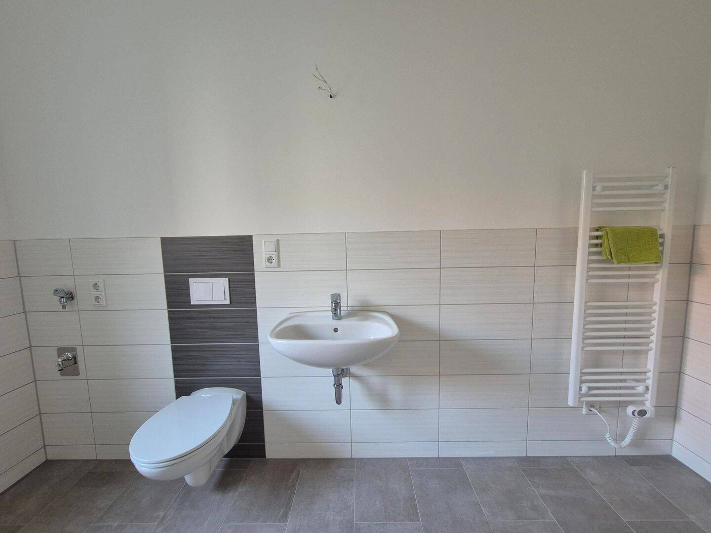 Helle und geräumige Wohnung mit Aufzug in Löbau – Löbau – Vorschaubild 9