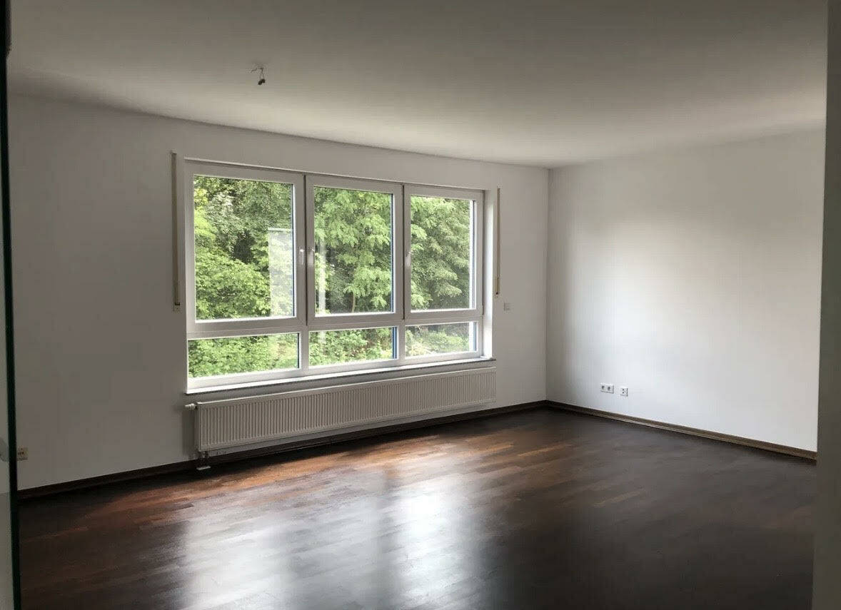 Elegante 3-Zimmer-Wohnung mit Balkon, Garage und erstklassiger Ausstattung in Paderborn-Kernstadt. – Paderborn – Bild 1 von 9