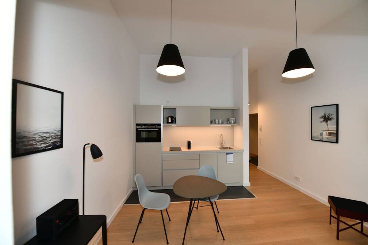Schickes Design-Apartment im begehrten Lindenthal – 50931 Köln – Bild 1 von 9