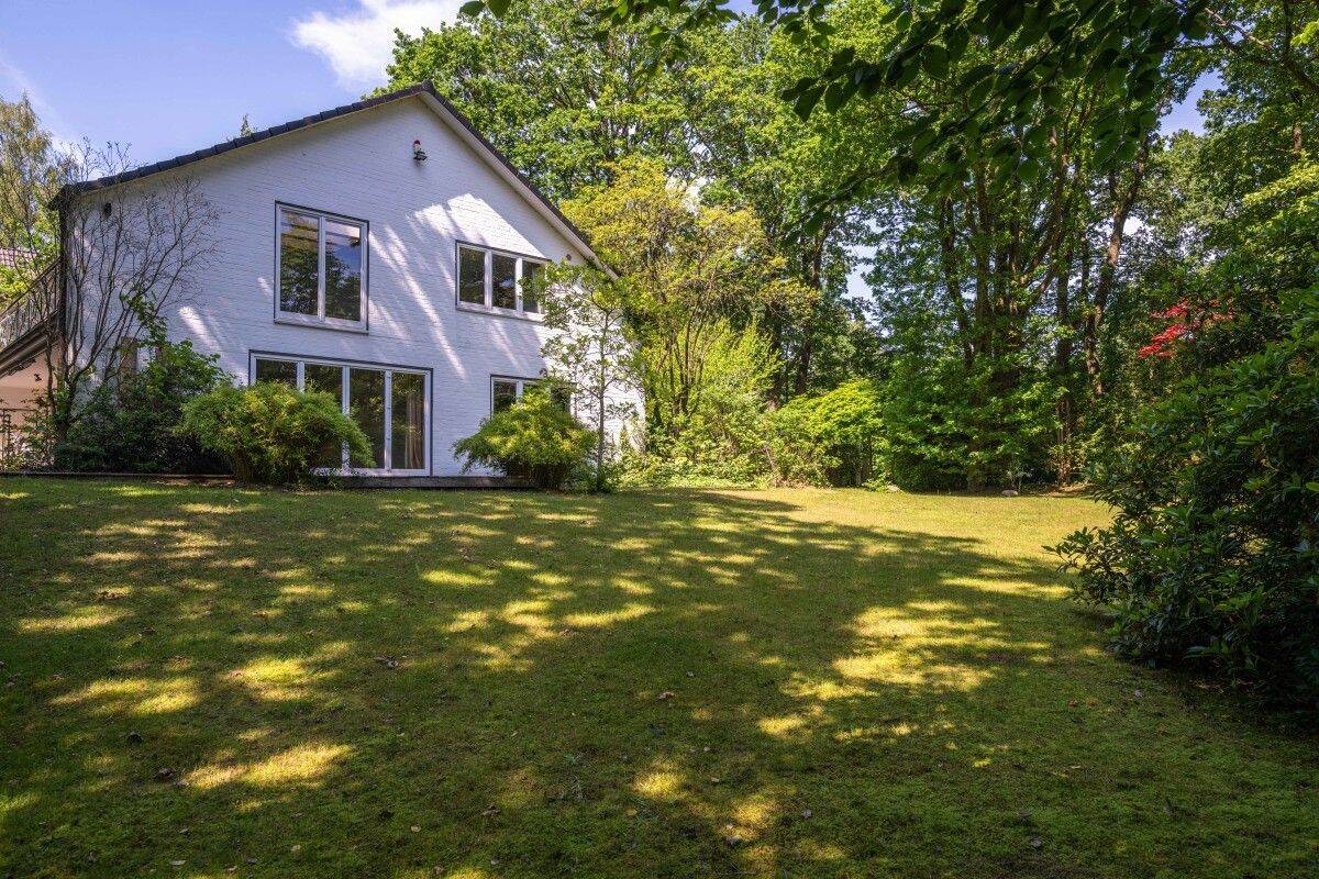 Ein Haus, zwei Chancen: Großzügiges EFH mit parkähnlichem Garten & abtrennbarem Baugrundstück – Hamburg – Vorschaubild 7