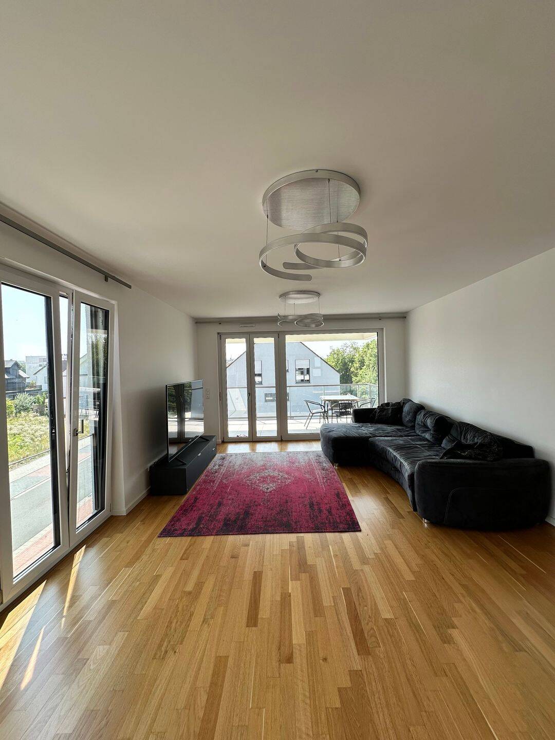 Helle moderne 3-Zimmerwohnung im Neubau mit hochwertiger Einbauküche und großem Süd-Balkon