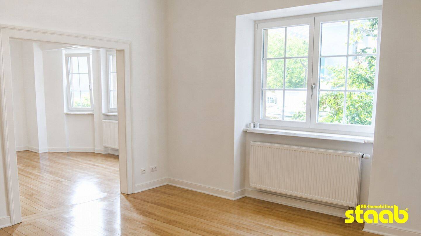 ***HELL - ZENTRAL - EINZIGARTIG*** GERÄUMIGE ALTBAU-STADTWOHNUNG!