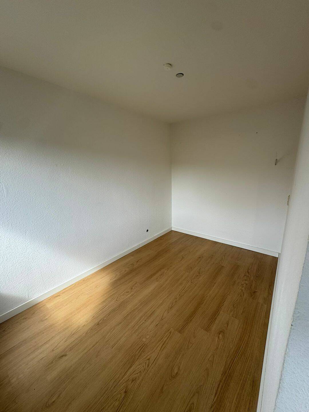 Helle 2-Zimmer-Wohnung in ruhiger Südlage mit Balkon und Parkblick - zentral gelegen – Mönchengladbach – Vorschaubild 3
