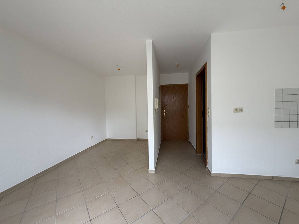 Großzügige Studenten-Wohnung mit Terrasse und EBK – 91054 Erlangen – Bild 1 von 5