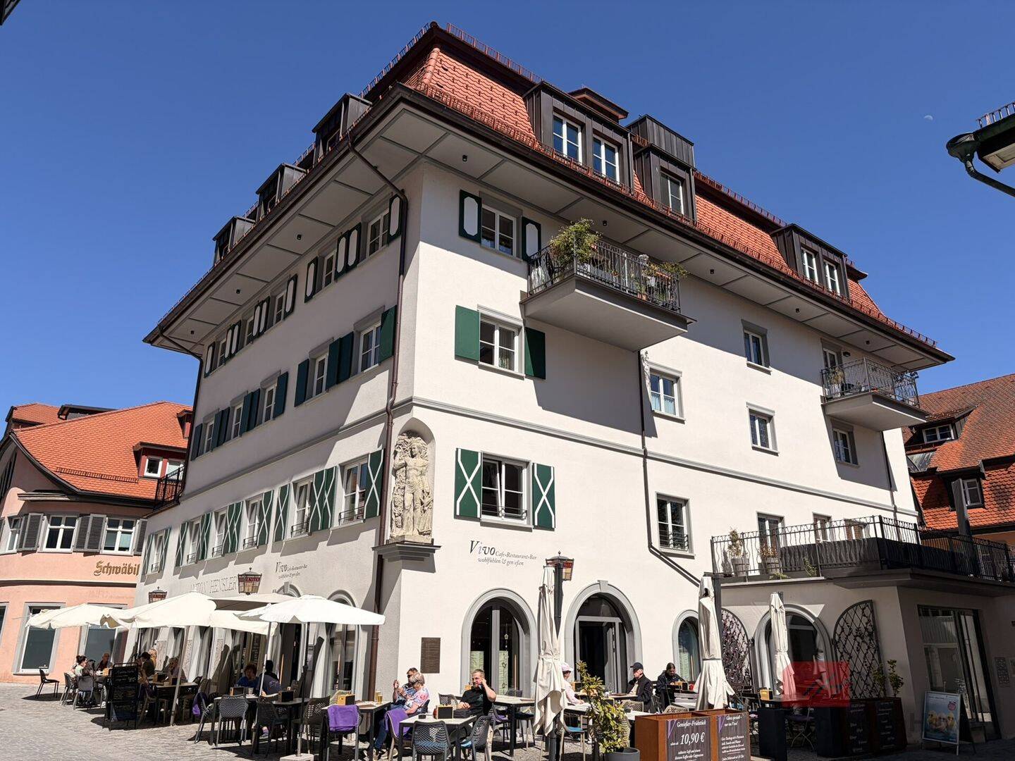 Helle 4-Zimmer-Komfort-Wohnung in repräsentativem Altstadthaus