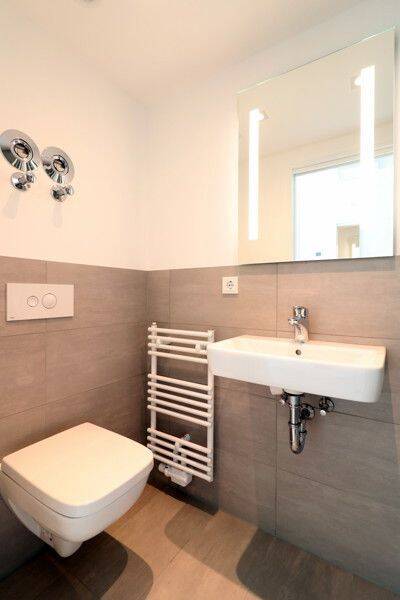 Modernes Apartment mit exklusivem Mobiliar - sofort zum Wohlfühlen – Düsseldorf – Vorschaubild 3