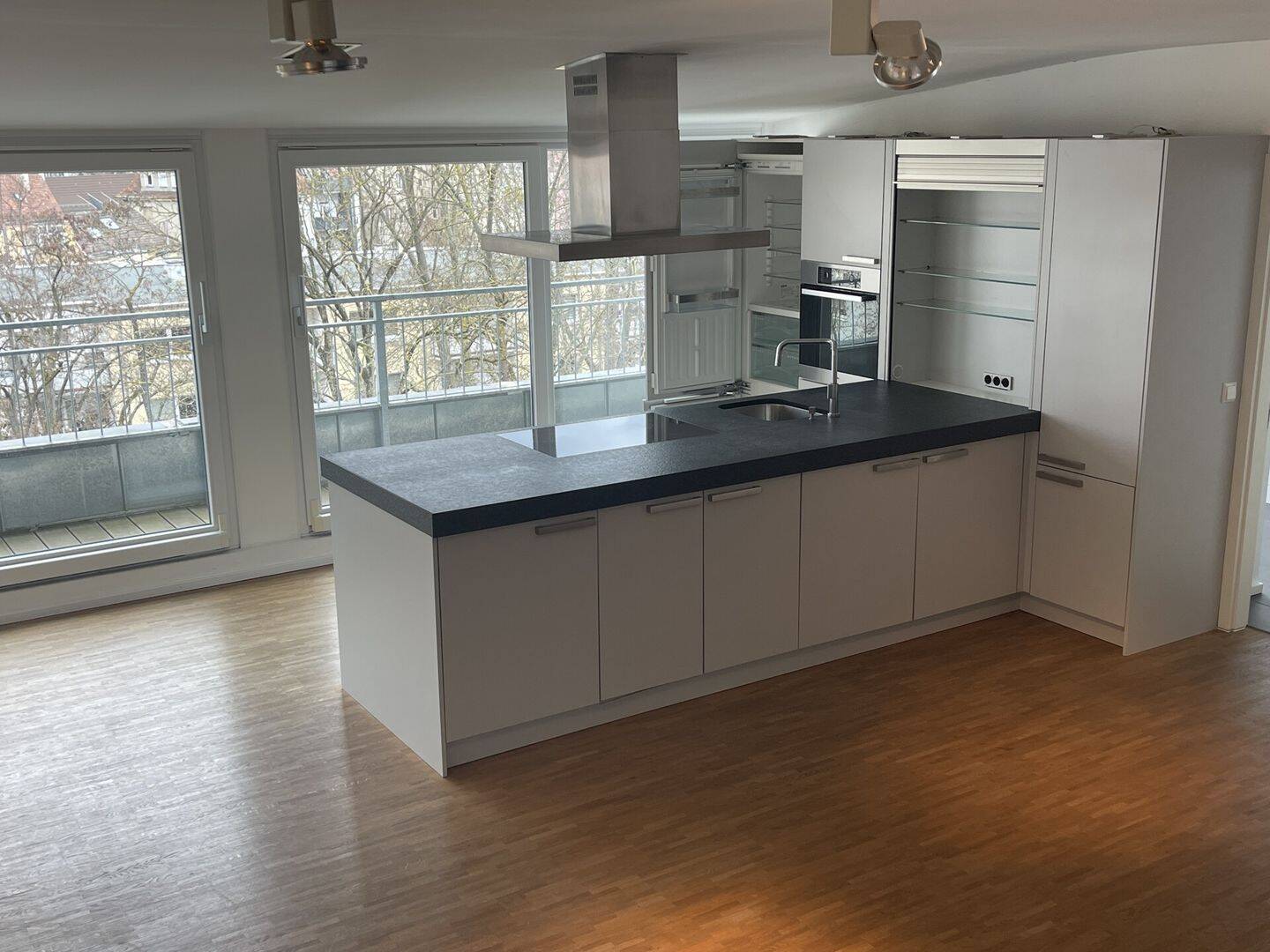 Intressante Kapitalanlage: Großzügige 3-Zimmer-Penthousewohnung im Loftstil mit Blick ins Grüne: S-Ost – Stuttgart – Vorschaubild 2