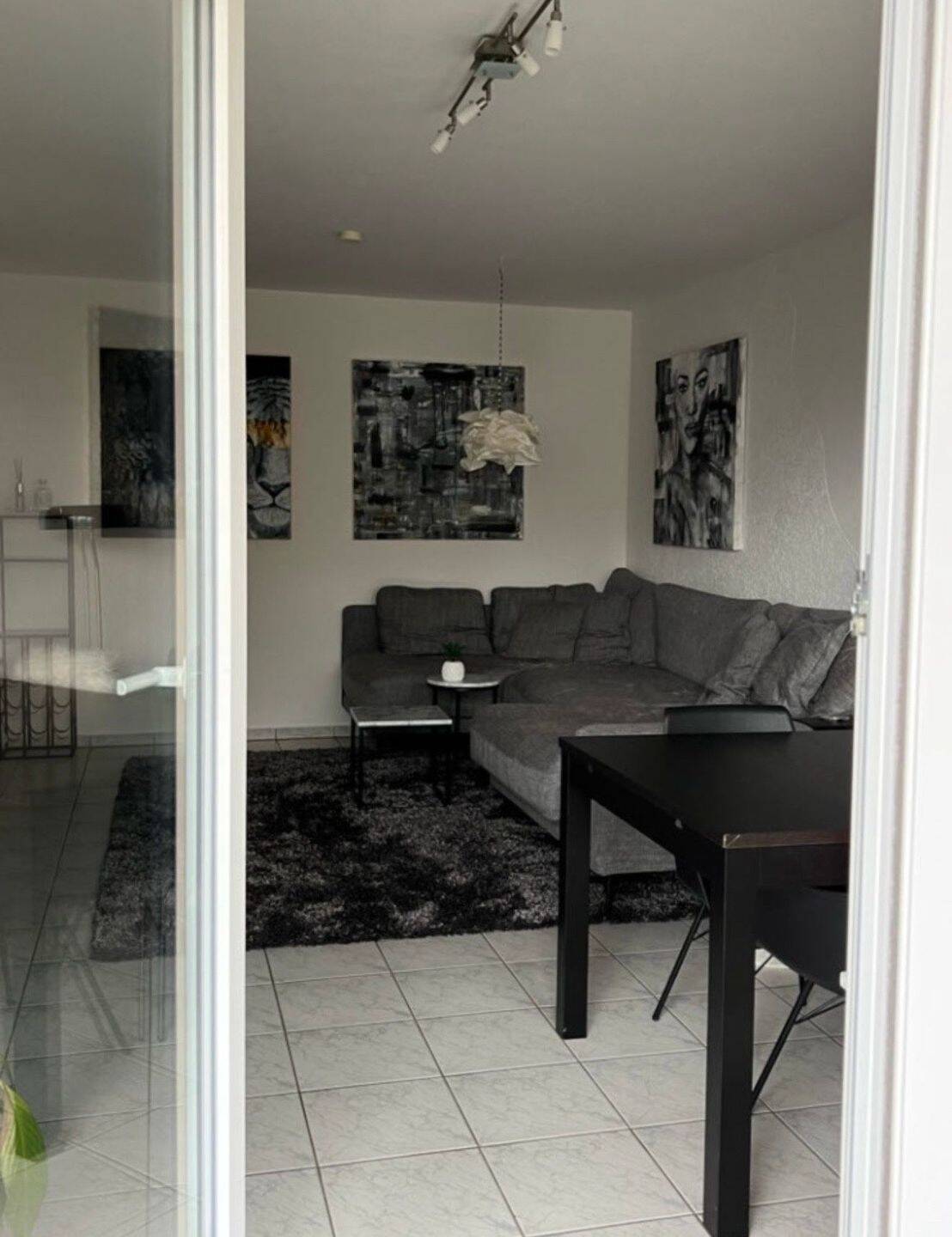 Zwischenmiete: voll ausgestattet und stylisch eingerichtete 2 Zimmer Wohnung mit Balkon – Karlsruhe – Vorschaubild 4
