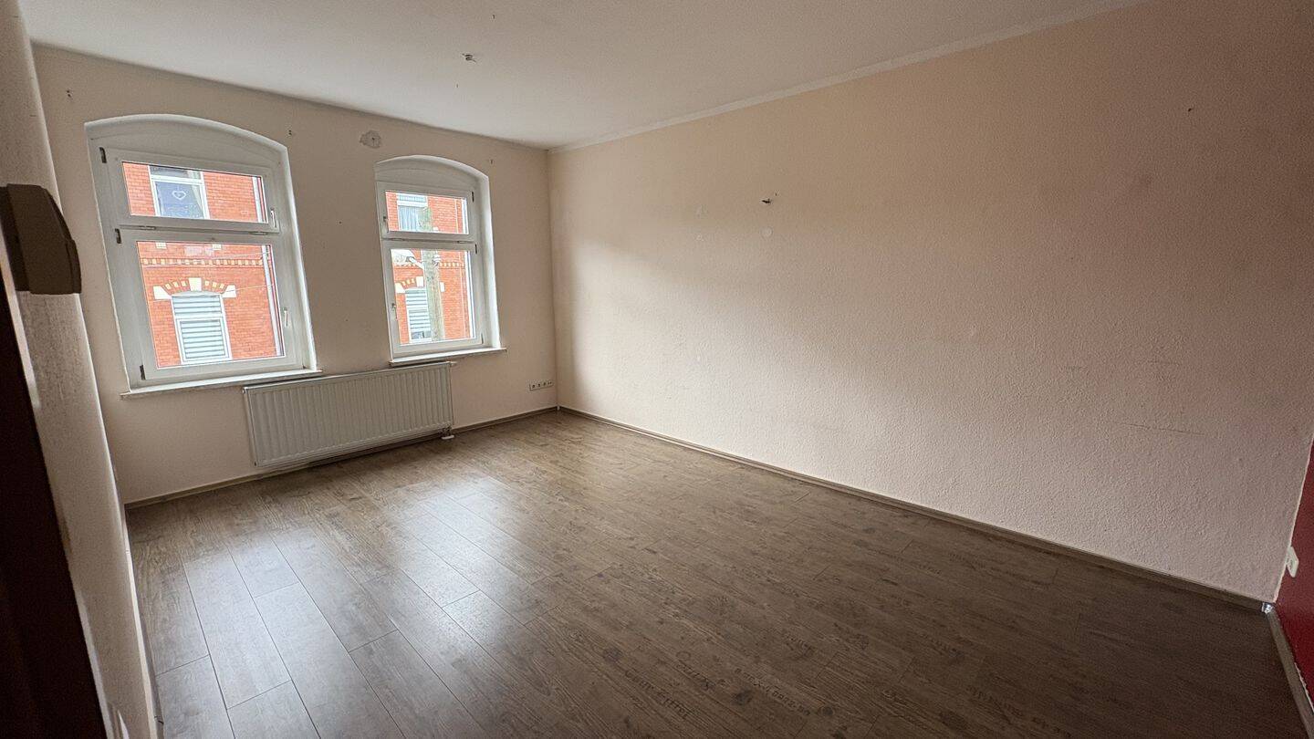 Idyllisches Mehrfamilienhaus mit hohem Renditepotenzial - ein charmanter Investitionsschatz. – Zwickau – Bild 1 von 9