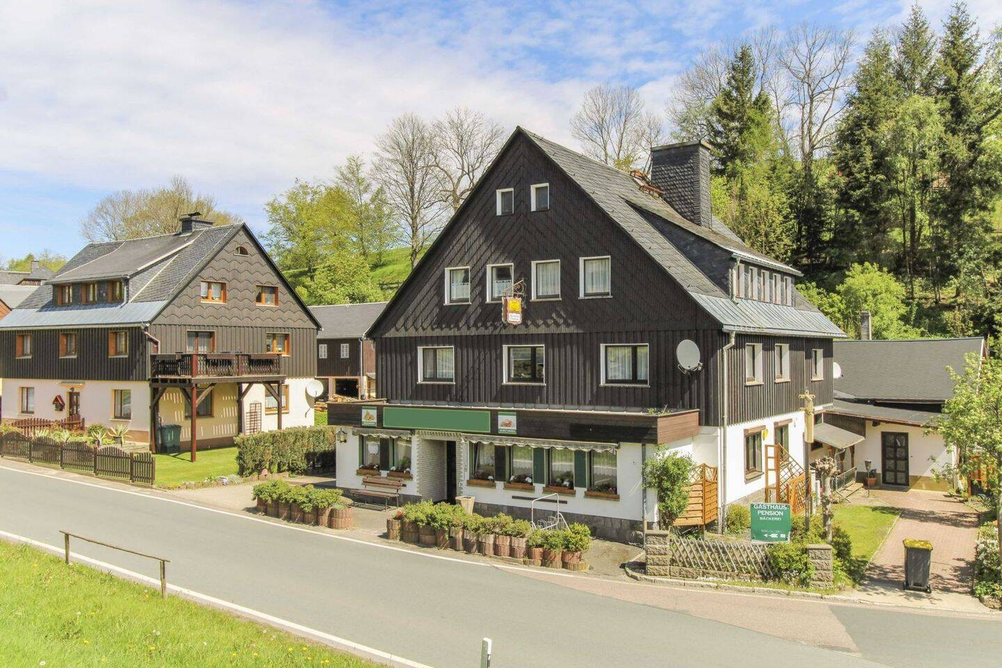 MFH mit 3 WE und 1 GE sowie Top-Potenzial zur flexiblen Nutzung in naturnaher Lage – Hermsdorf – Vorschaubild 2