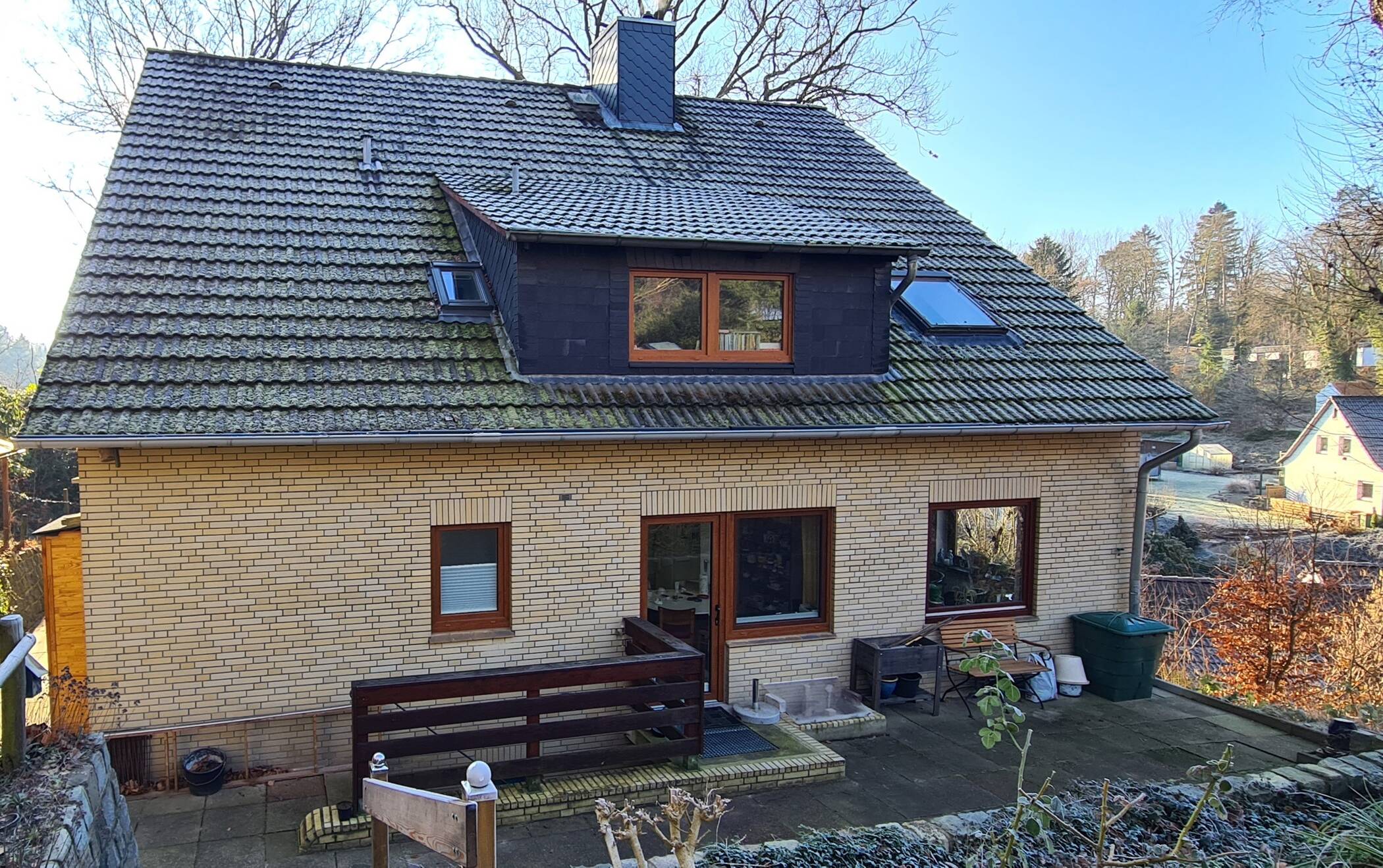 VERKAUFT im Dezember 2025 - Sonniges 2-Familien-Haus mit tollem Ausblick - KEINE KÄUFERPROVISION ! – Hamburg – Bild 1 von 9