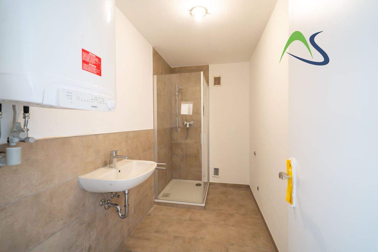 Frisch renovierte Dreizimmerwohnung mit Südbalkon und Garage im inneren Westen – Regensburg – Vorschaubild 7