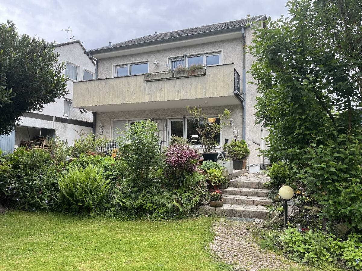 Freistehendes Ein-/Zweifamilienhaus mit schönem Garten in Ruhiglage Bonn-Röttgen – 53125 Bonn – Bild 1 von 9
