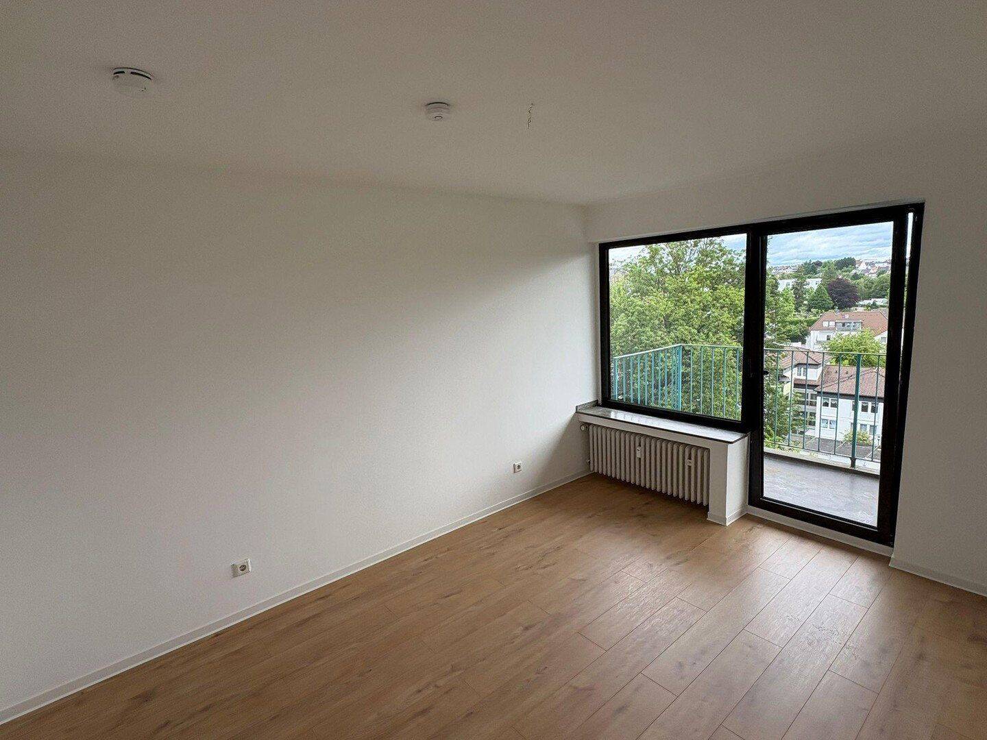 Hochwertig renovierte 2-Zimmer-Wohnung mit Balkon und Garage in Solingen – Solingen – Vorschaubild 5