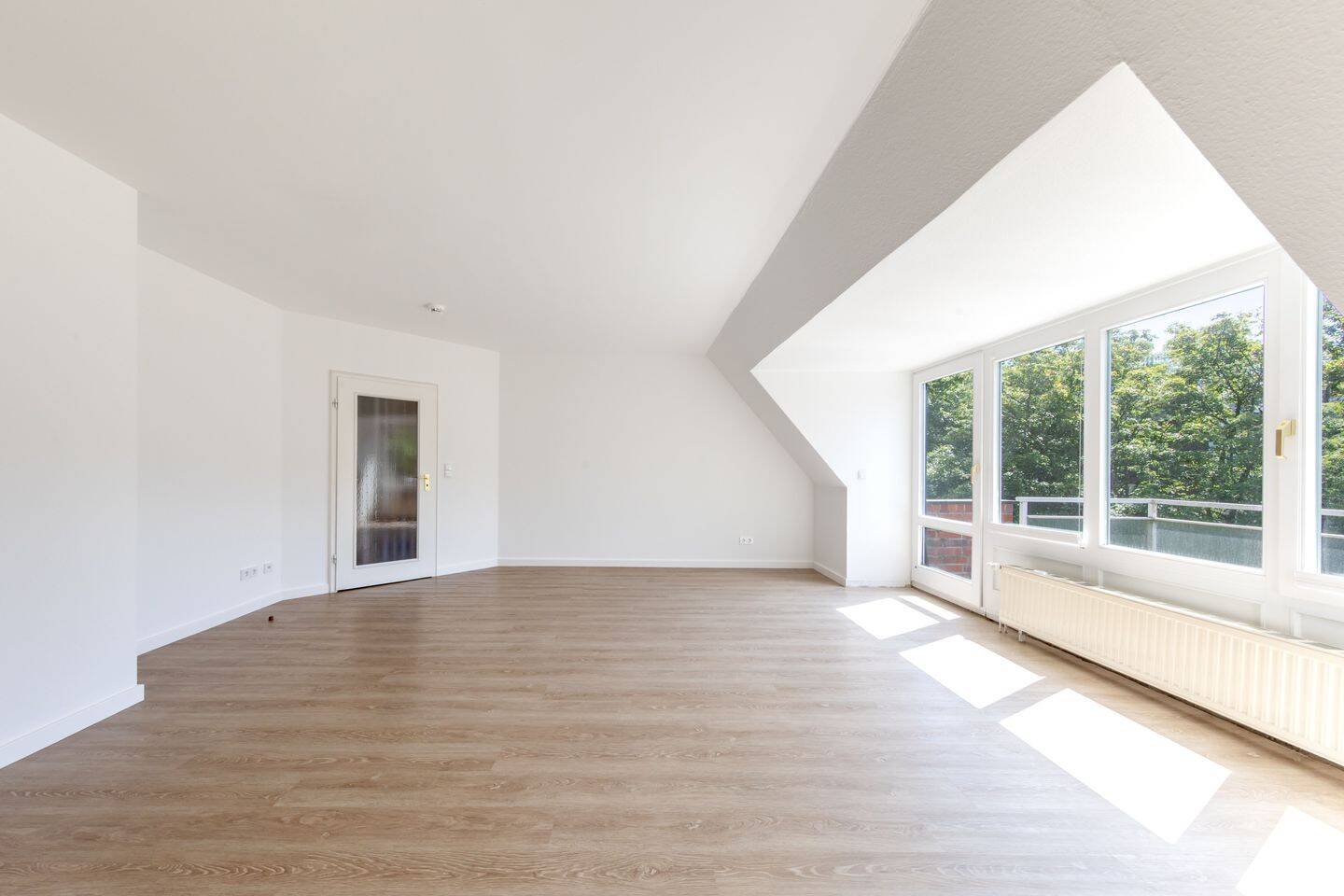 Freie 3-Zimmer-Maisonette-Wohnung mit Südbalkon in Rissen – Hamburg – Vorschaubild 2