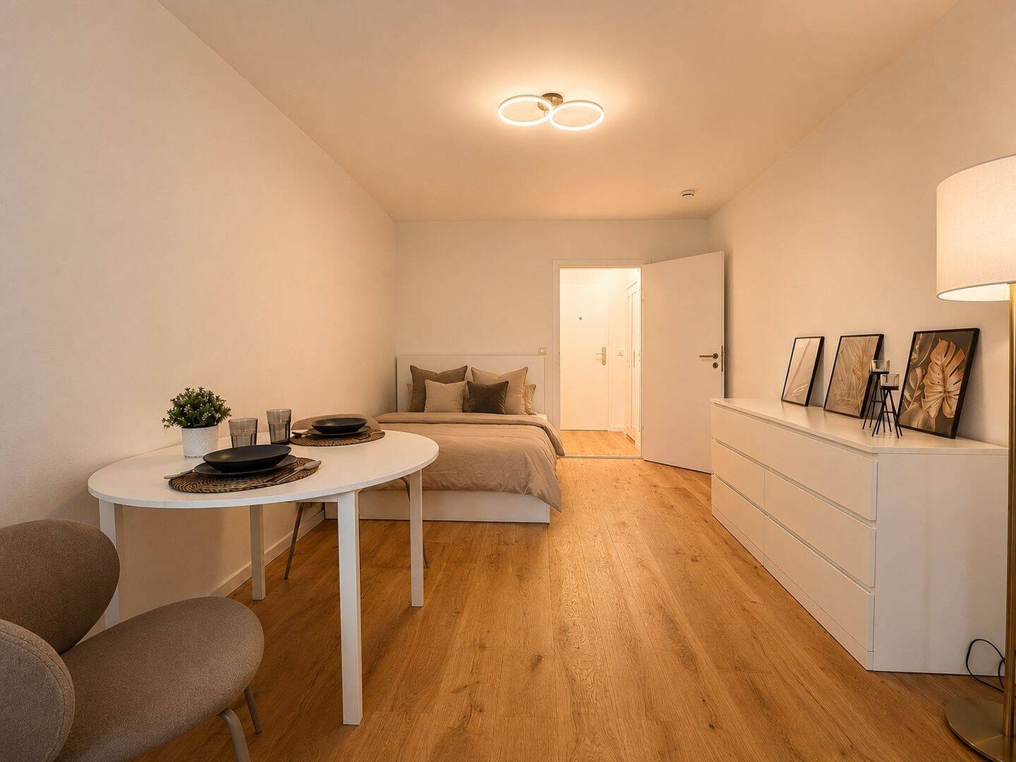 **Frisch renoviert** 1-Zimmer-Apartment im EG - ruhig gelegen & voll möbliert