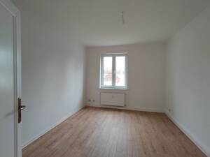 DREI ZIMMER in BELIEBTER LAGE – 6712 Zeitz – Vorschaubild 4