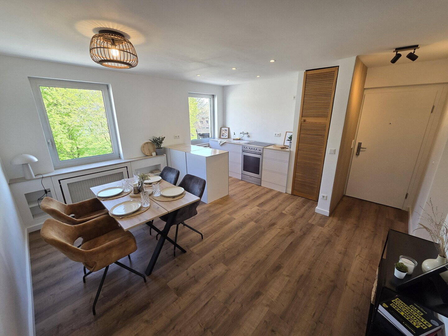 Lichtdurchflutete 4-Zimmer Wohnung mit modernem Flair in MG-Eicken - bezugsfertig & provisionsfrei – Mönchengladbach – Bild 1 von 9