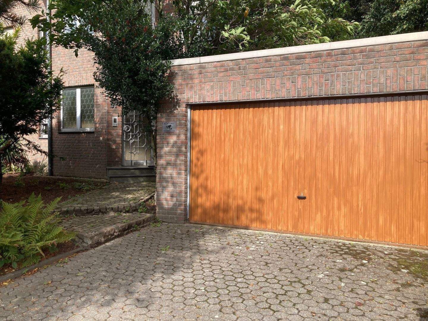 Solide Liegenschaft mit Einliegerwohnung großem Garten, Terrasse, Balkon und Doppelgarage in gesuchter Lage von Jülich ! – Jülich – Vorschaubild 5