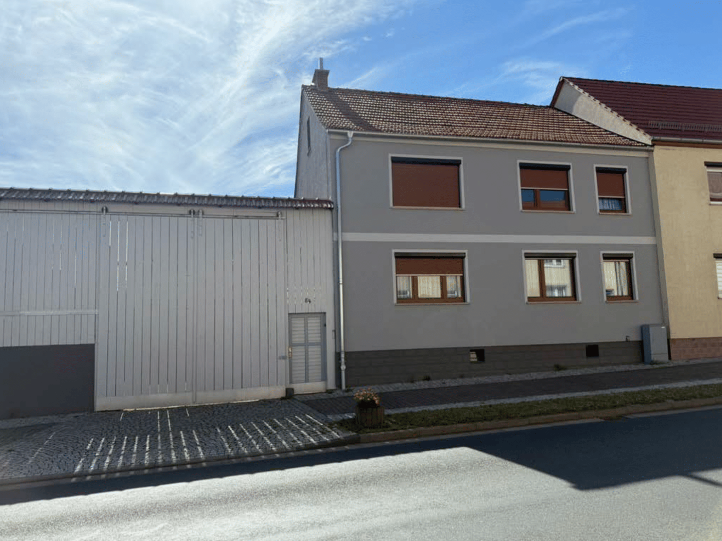 teilsanierter Vierseitenhof mit großem Grundstück und Gartenidylle – Hohenkirchen – Bild 1 von 9
