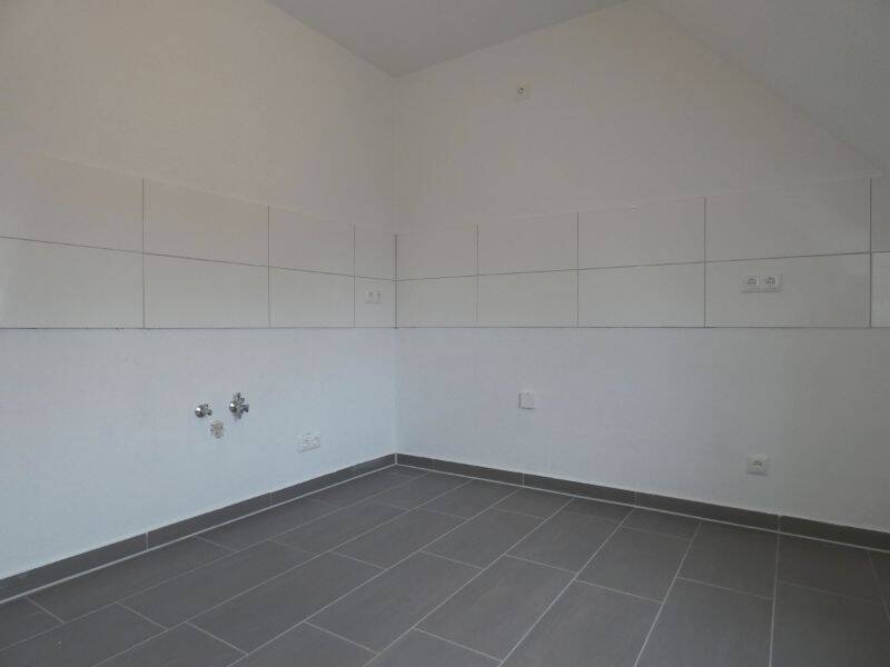 *** Altbauflair in Schlossparknähe! Sanierte DG-Wohnung mit Duschbad! *** – Essen – Vorschaubild 7