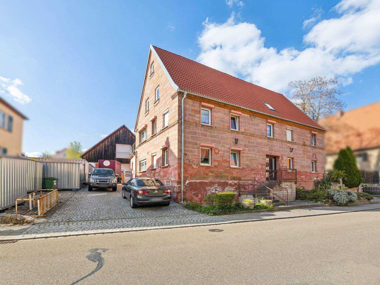 Charmantes Einfamilienhaus mit viel Potenzial in Spalt – Spalt – Bild 1 von 9
