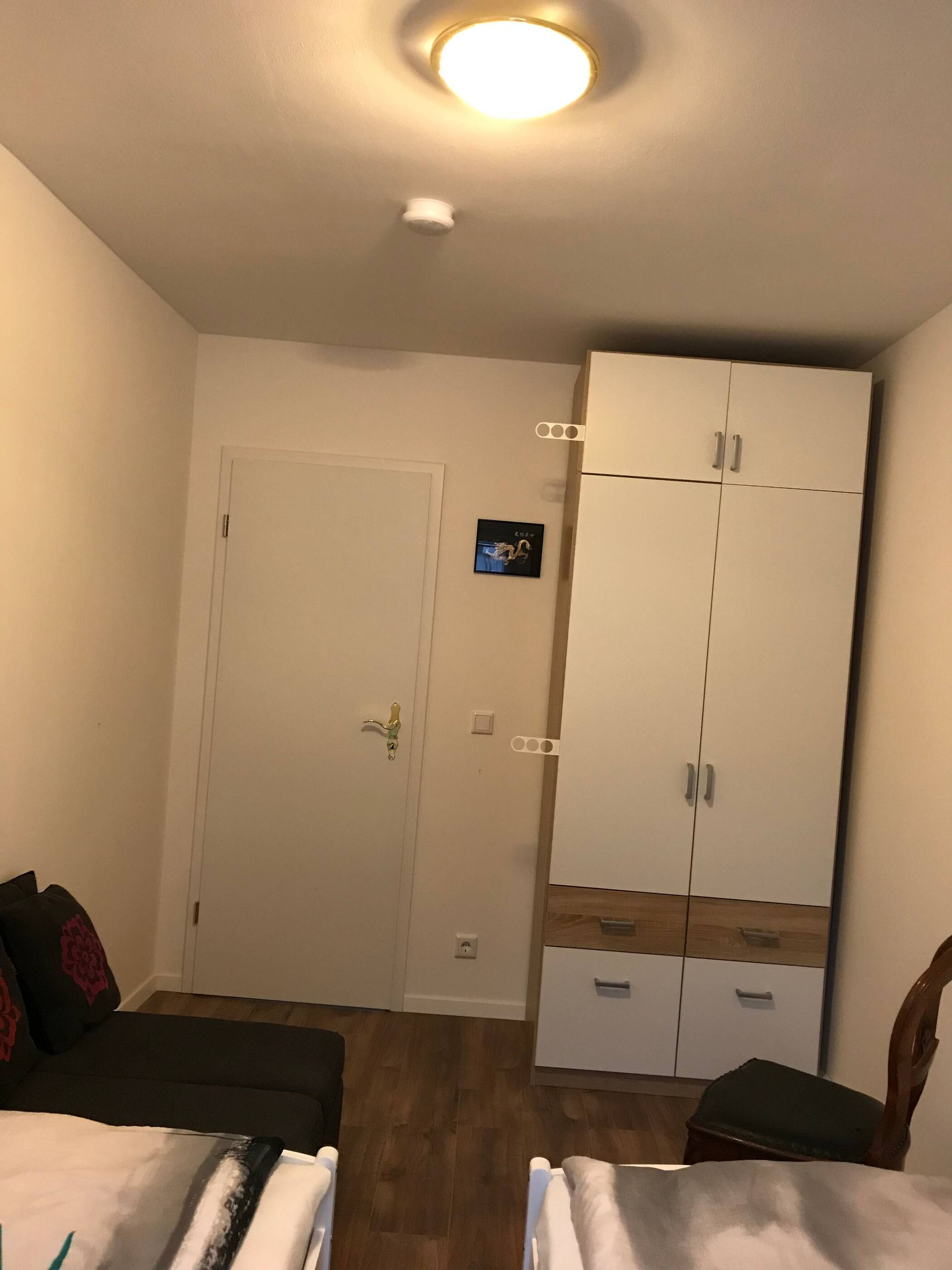 Stillvoller moderne 2 Zi. Apartment mit U1 zum Stadtzentrum – Nürnberg – Vorschaubild 5