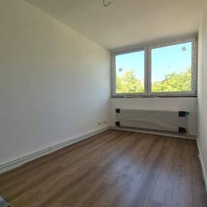 Lichtdurchflutete 5-Zimmer-Wohnung auf 4 Ebenen mit 2 Balkonen und Einbauküche! – 22111 Hamburg – Vorschaubild 4