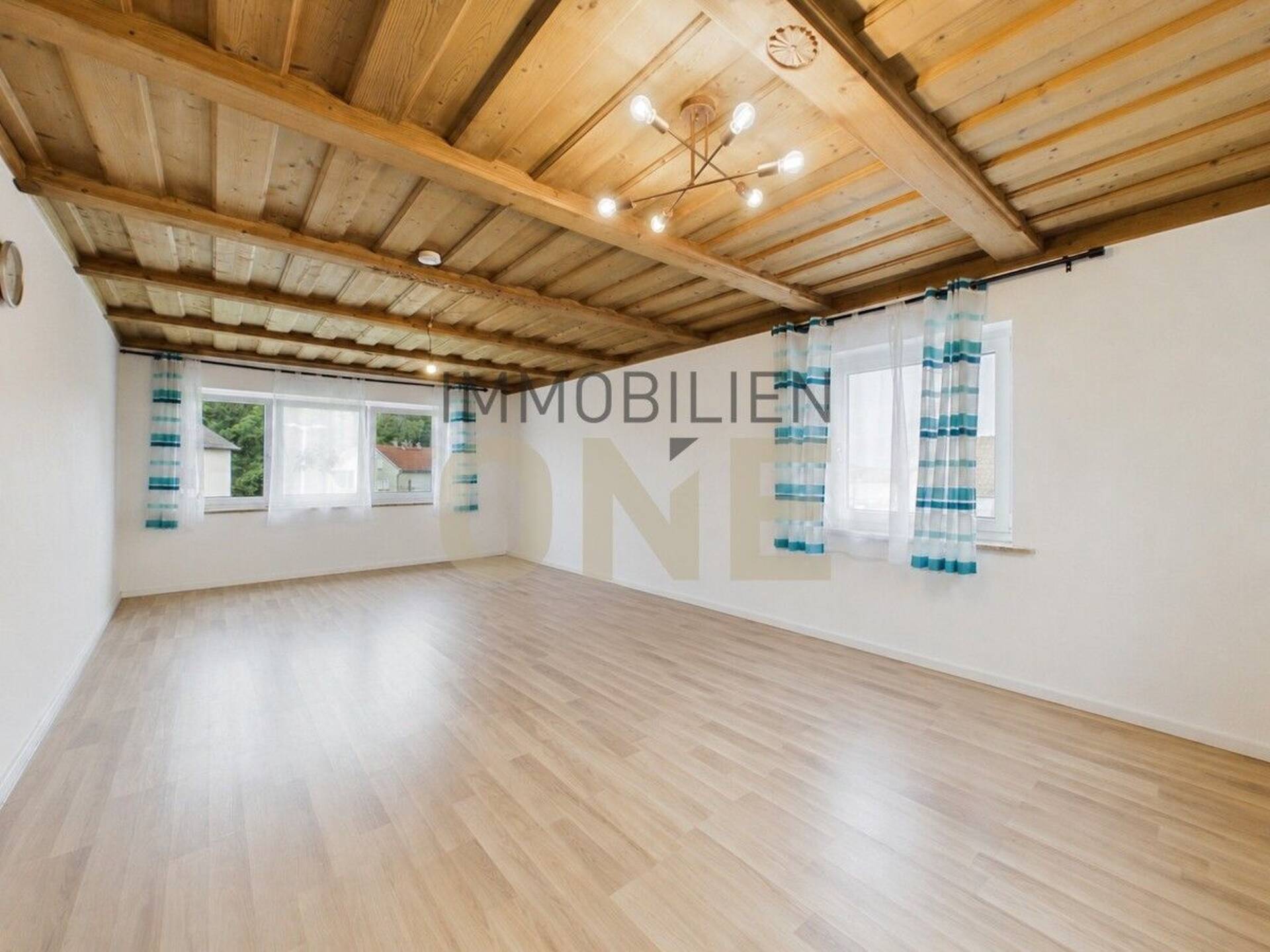 Mehrfamilienhaus in 92245 Kümmersbruck mit 244,49 m² kaufen