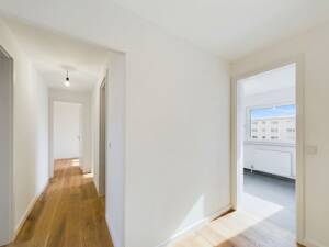 Sanierte 3-Zimmer-Wohnung mit Westbalkon, Weitblick & TG-Stellplatz - vermietete Kapitalanlage – 81243 München – Vorschaubild 6