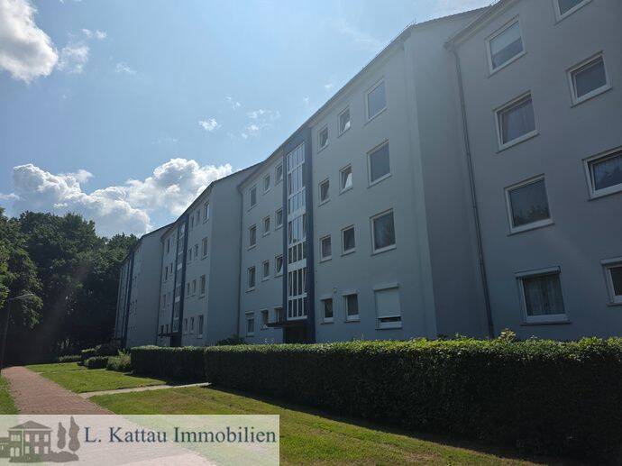 R 12 MARßEL- Kapitalanleger aufgepasst! Vermietete 3-Zimmer-Wohnung mit Balkon im 1. Obergeschoss