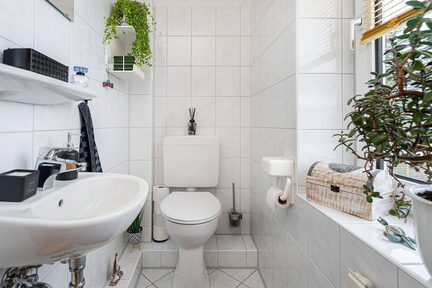 Wohnen auf zwei Ebenen - Maisonettewohnung in zentraler Innenstadtlage von Esens – Esens – Vorschaubild 5