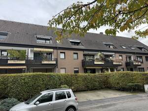 Gut geschnitten - ruhig gelegen - Blick ins Grüne mit Stellplatz in gepflegter Umgebung