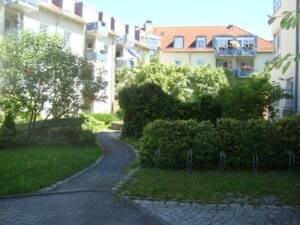 Attraktives 1-Raum-Appartement mit Dachterrasse u. EBK in ruhiger und grüner Lage!!! – 1237 Dresden – Vorschaubild 3