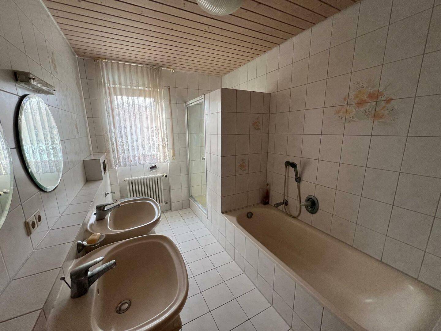 Mehrgenerationenhaus mit Entwicklungspotenzial in ruhiger Lage von Hildrizhausen – Hildrizhausen – Vorschaubild 4