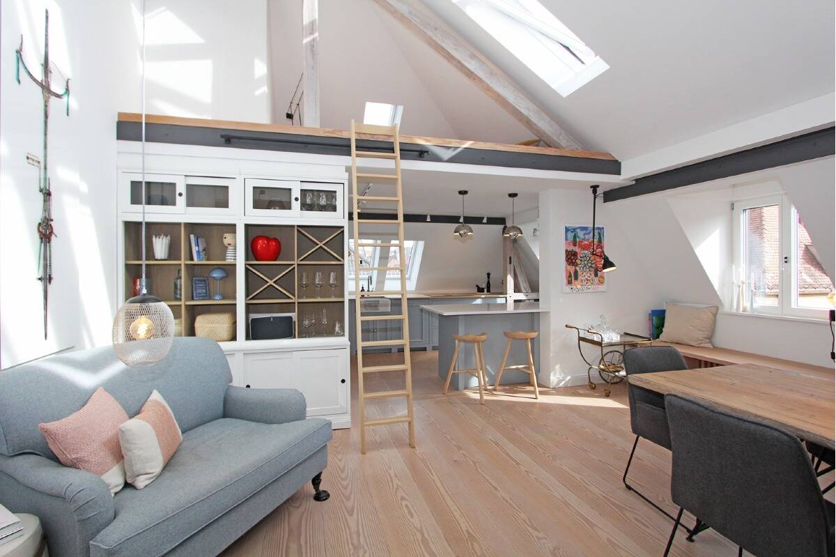 Luxuriös möblierte DG-Wohnung mit Sauna mitten im Glockenbachviertel – München – Vorschaubild 3