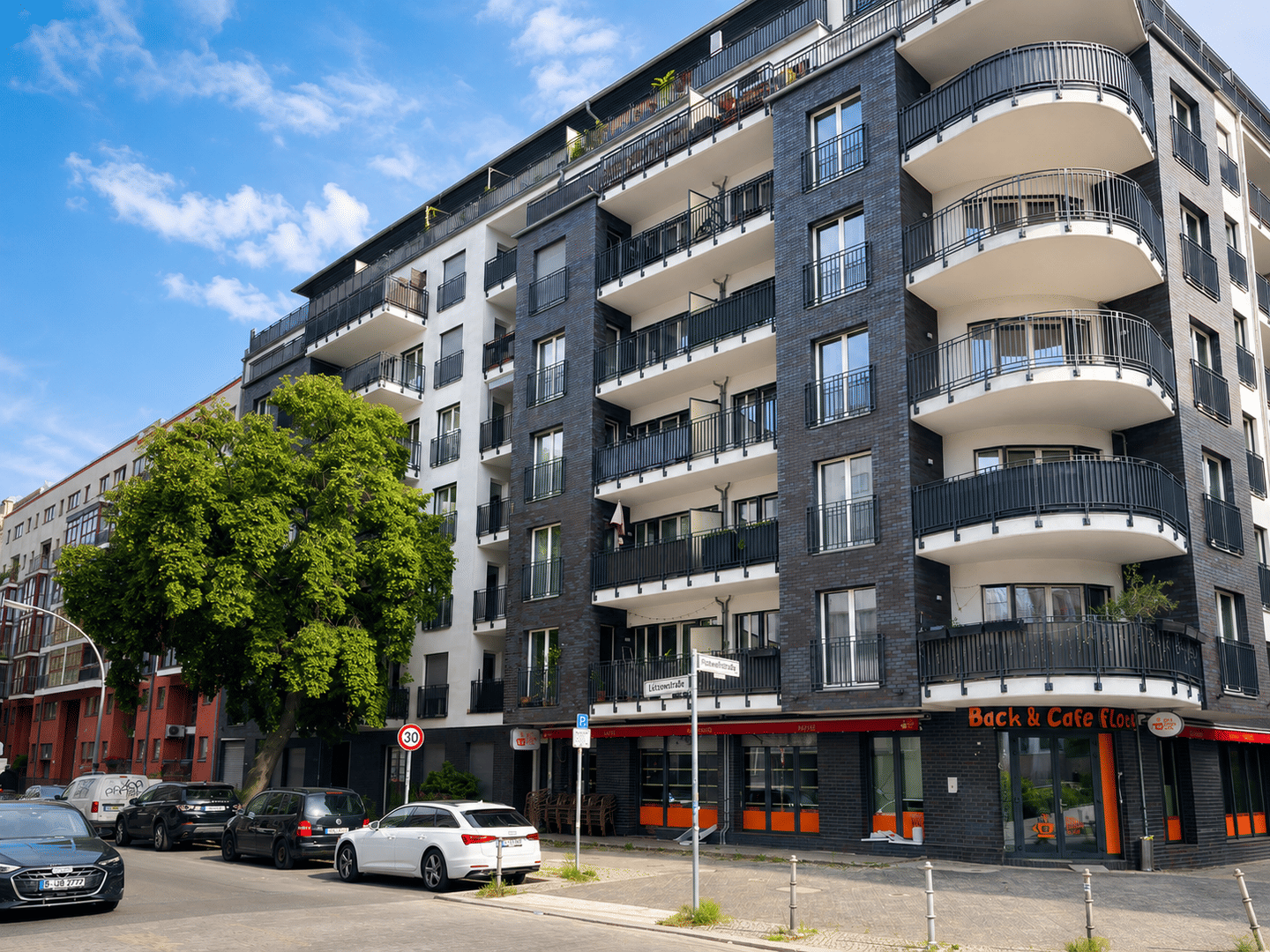 Provisionsfrei: Helle 2-Zimmer-Wohnung mit zwei Balkonen nahe Gleisdreieck – Berlin – Vorschaubild 2
