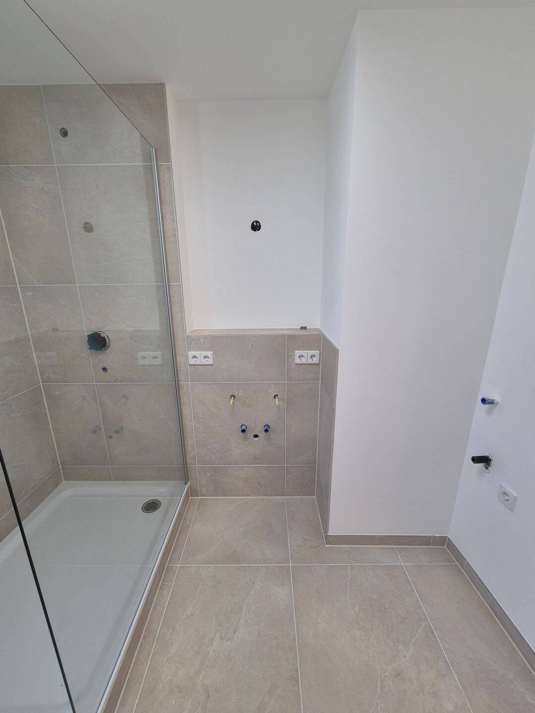 Hochwertig sanierte Altbauwohnung mit Klimaanlage, Balkon & Stellplatz – Stuttgart – Vorschaubild 8