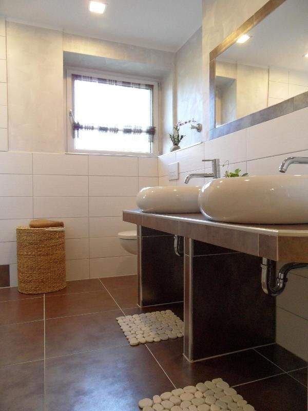 Eigenheim + Kapitalanlage: 5 Familienhaus mit Terrasse, Balkone und Garten – Duisburg – Vorschaubild 8