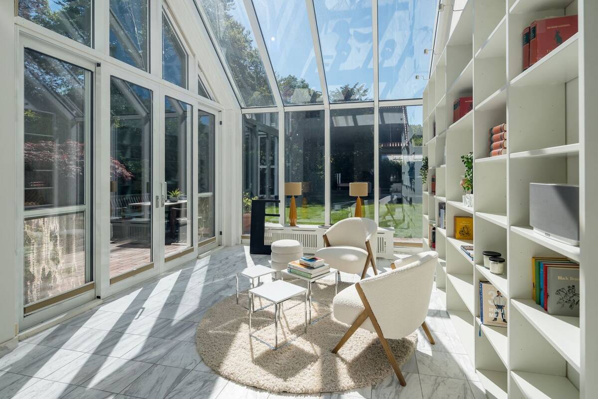 Ihr neues Zuhause im Hamburger Westen - Exklusive Architekten-Villa – 22559 Hamburg – Bild 1 von 9