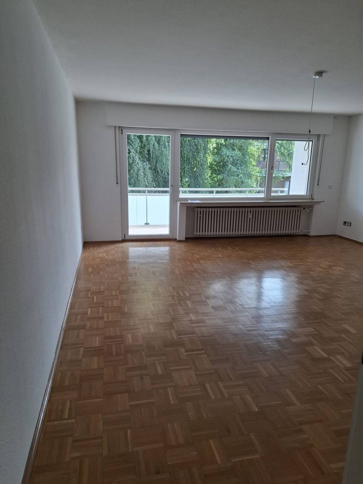 EXKLUSIVES WOHNEN IN MARIENBURG, RUHIG IM GRÜNEN: 3 - ZIMMER WOHNUNG - PREMIUM-TERRASSE & TG! – 50968 Köln – Bild 1 von 9