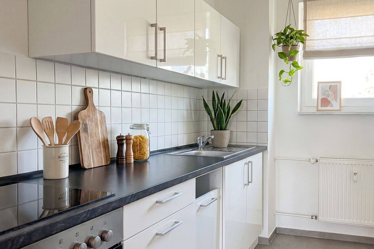 die Stadt zum Greifen nahe - helle 3 Zimmer mit großem Südbalkon, Tageslichtbad und Einbauküche – Chemnitz – Vorschaubild 6