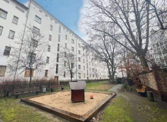 INVESTITION IN DIE ZUKUNFT - GEPFLEGTE & RUHIGE WOHNUNG - MIT SONNIGER LOGGIA & BLICK INS GRÜNE – Berlin – Vorschaubild 8