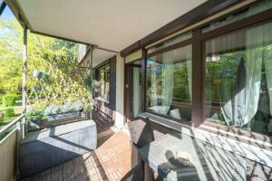 Sonnige und charmante Wohnung mit Balkon und gepflegter Ausstattung – 81825 München – Vorschaubild 1