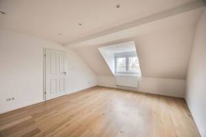 Kernsaniertes Altbaujuwel in Fürth am Wiesengrund: 4-Zimmer-Whg. mit exklusiver Ausstattung – 90763 Fürth – Vorschaubild 7